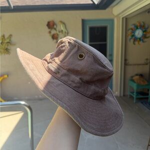 The Tilley Hemp Hat 7 3/8 brown Model TH4